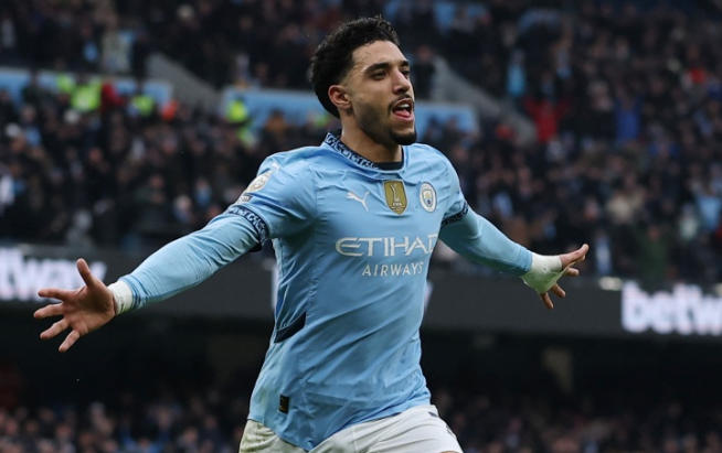 英超轉會動態維拉熱刺欲租借馬爾穆什曼城立場強硬拒放人