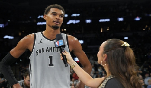 文班亞馬復出轟30分 馬刺惜敗灰熊球迷熱議球隊成熟度問題