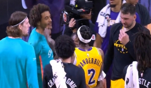 湖人不敵馬刺賽後爆衝突范德比爾特索漢正面對話內幕曝光NBA話題再升溫