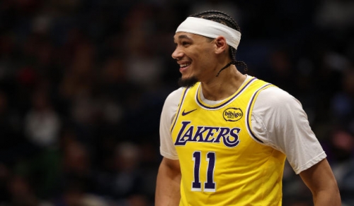 湖人更新傷病報告：海斯缺席，里夫斯蒂耶羅繼續缺陣，球迷關注復出時間