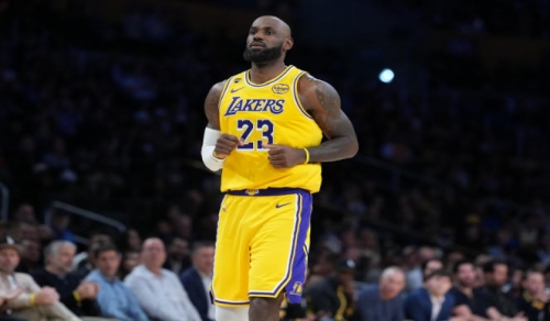 勇士湖人例行通話曝光：詹姆斯今夏或棄否決權加盟勇士引遐想