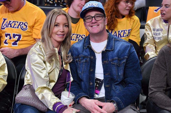 湖人百億出售風波：從巴斯家族內鬥到詹皇爭議內幕