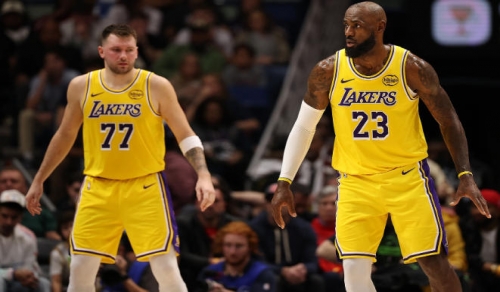 湖人隊克服惡劣天氣 順利抵達芝加哥備戰公牛