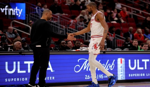 杜蘭特高燃奮戰！37歲砍32分領火箭力克活塞，本季場均上場時間高居聯盟第三